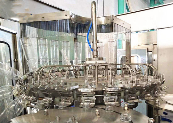 Durulama Dolum Kapağı Kapatma Monoblok Sıvı Dolum Makinesi Tedarikçi